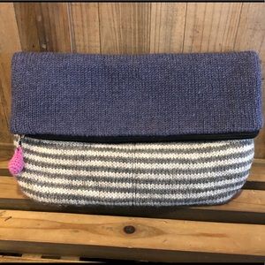 PURCHASED IN IRELAND 🇮🇪  purse/ toiletries NWT